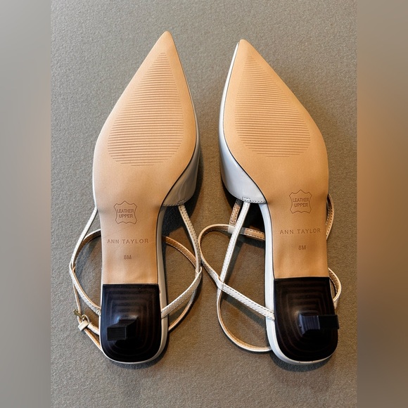 NWOT Ann Taylor Elegant Cream Women's Pumps. Size 8 - Picture 3 of 4